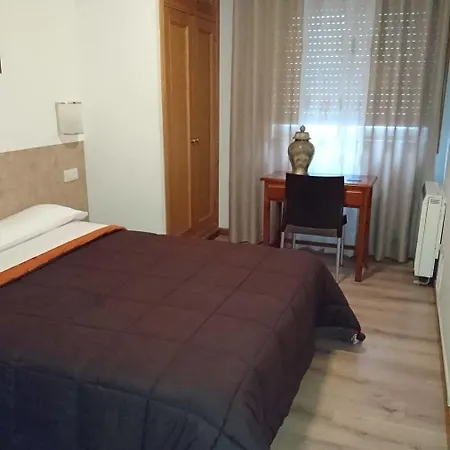 Pensión Santa Clara *