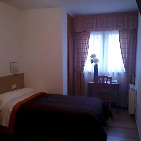 Santa Clara Pensión *